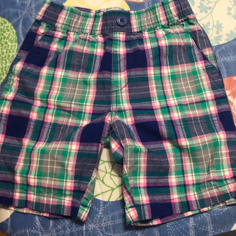 ✅1989 PLACE SHORTS IN SZE 5T FOR BOYS ✅
